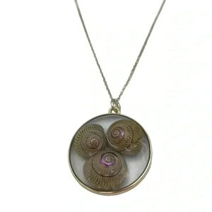 Seashells by the Seashore Button Shell Resin Statement Necklace Silver Chain 22"